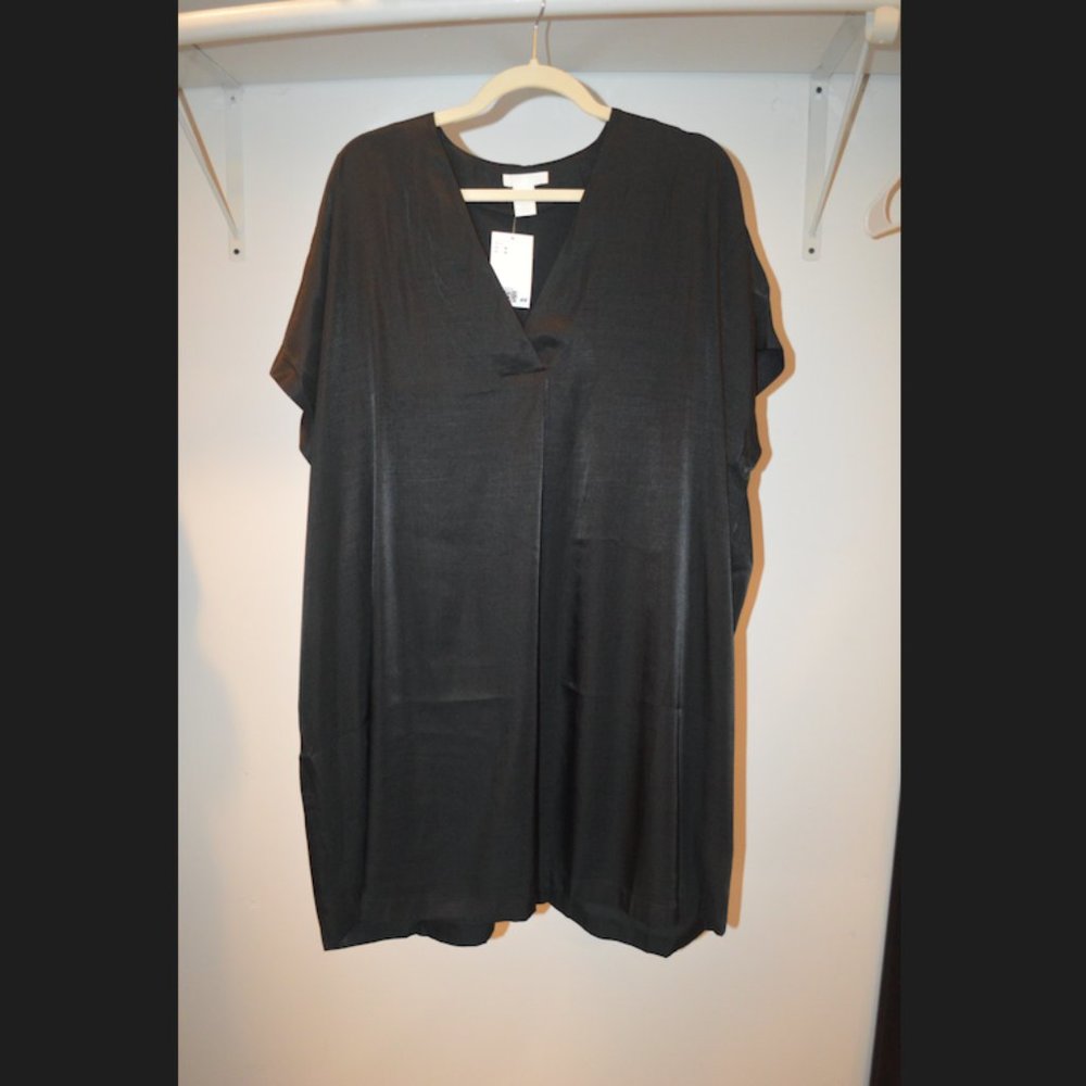 Black H&M Knee-Length Dress